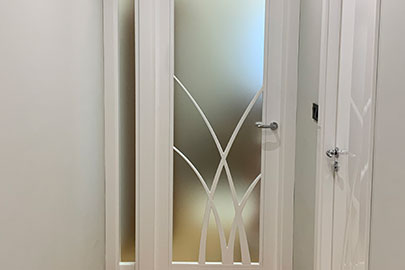 Puerta interior acristalada
